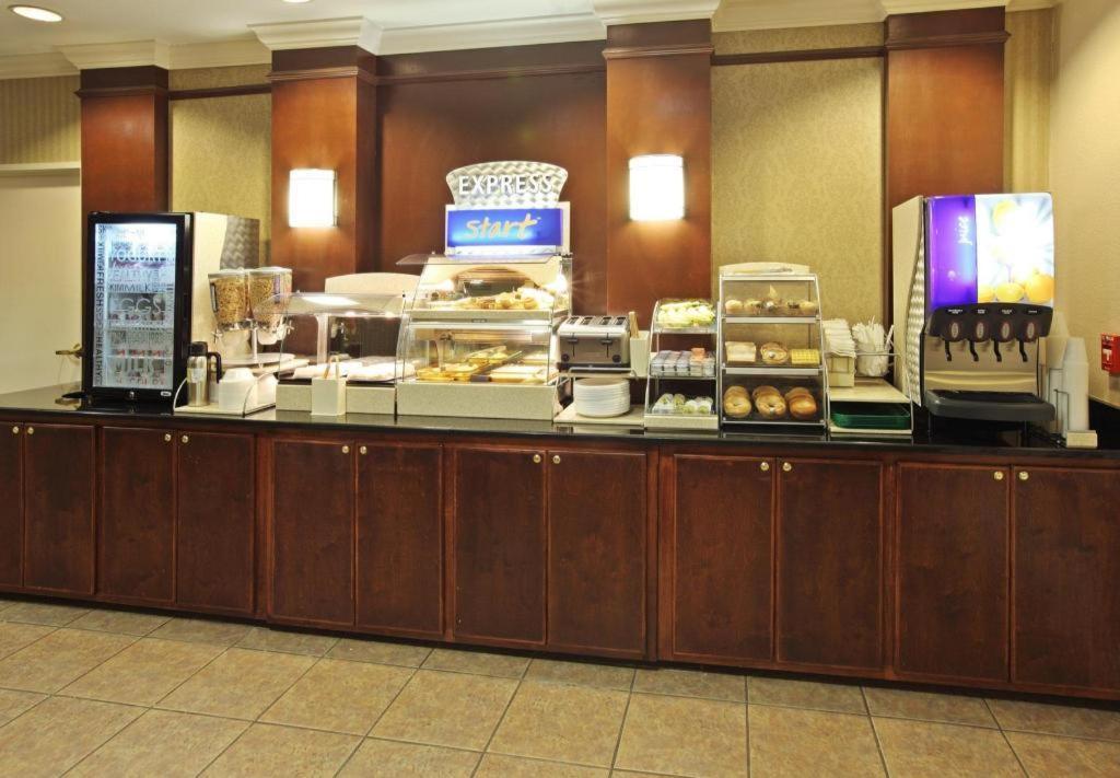 Holiday Inn Express Camden Hotel By Ihg Ngoại thất bức ảnh