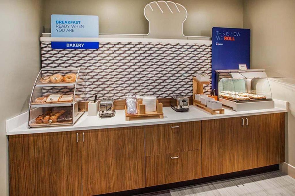 Holiday Inn Express Camden Hotel By Ihg Ngoại thất bức ảnh